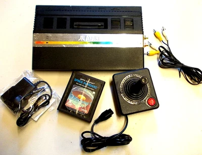 ATARI 2600 JUNIOR AV MODED 1 x NEW JOYSTICK, POWER SUPPLY & AV LEADS,  1 x GAME - Image 1 of 4