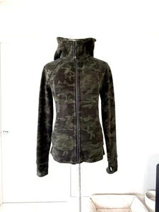 Felpa con cappuccio e zip intera Lululemon taglia 4 Scuba verde mimetica nuova - Foto 1 di 4