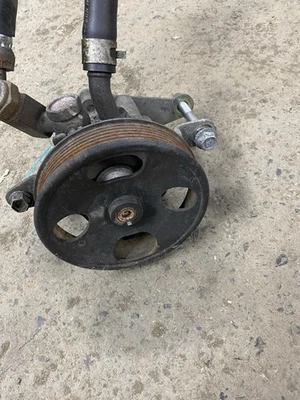 Б/у насос гидроусилителя руля подходит: 2007 Nissan Altima 2,5 л 4 цилиндра класса A - Изображение 1 из 4