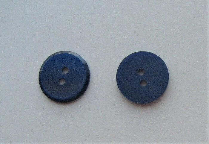 CRAFT-SEWING/KNITTING 2 x 20mm Diam. Navy 2 Hole Buttons (Lightly Irridescent) - Image 1 of 1