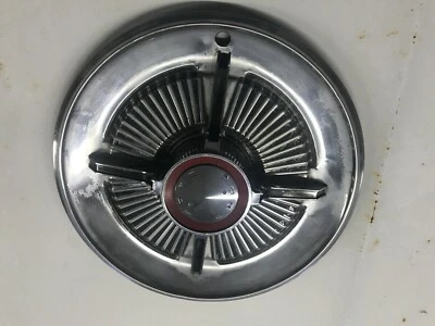 1965 Ford Galaxie Deluxe Spinner Hubcaps Foto 1 de 4
