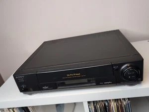 Sony SLV-E40UX Videorecorder -DA Pro 4 Kopf Digital Auto Tracking Control Videorecorder - Bild 1 von 12