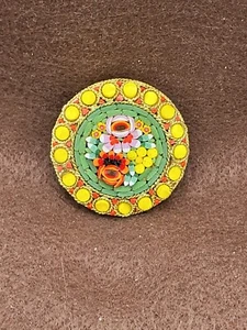 30er-40er Vintage Mikro Mosaik Brosche - 3D-Effekt / (gestuft), handgefertigt - 1-1/2" - Bild 1 von 3
