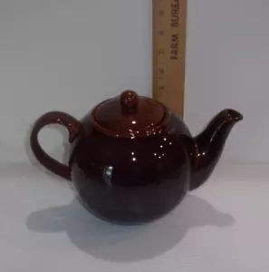 Vintage London Pottery Teapot nice decor - Picture 1 of 5