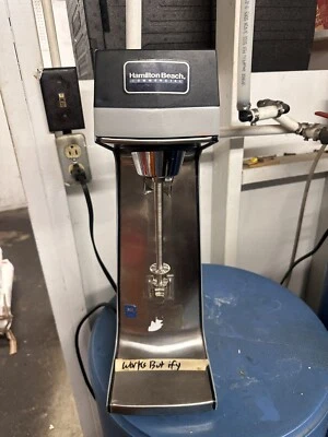 Licuadora comercial de 3 velocidades Hamilton Beach Foto 1 de 4