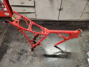 1983 HONDA XL250R XL250 enduro original FRAME CHASSIS red straight - Picture 1 of 10