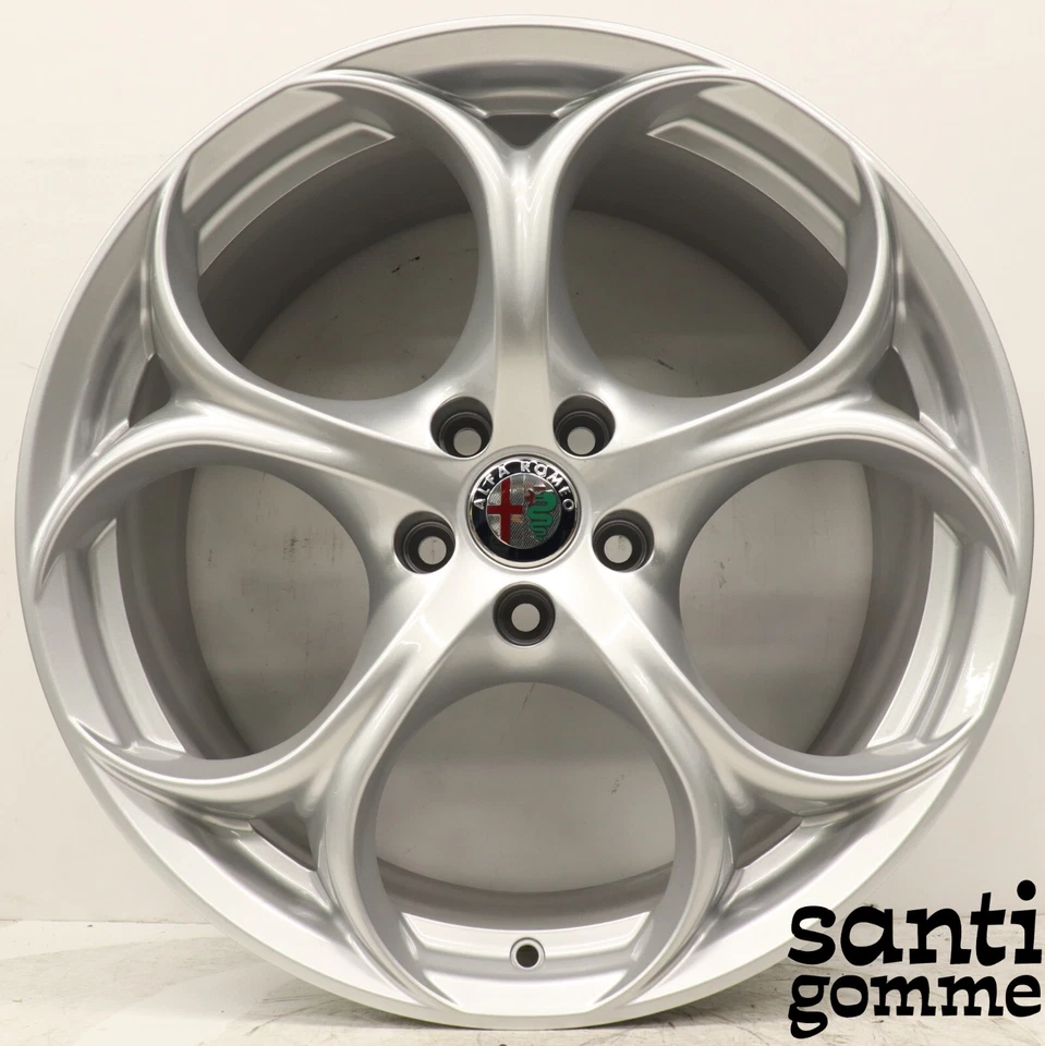 1 ALFA ROMEO GIULIA QUADRIFOGLIO VERDE 8,5 X 19 " SILBER 156112958 - Bild 1 von 1