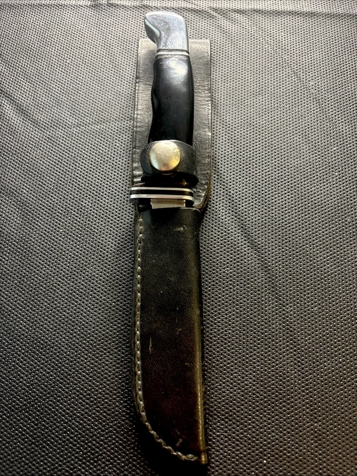 Early 1960’s 1 Line Buck 118 Knife & Orig Strapped Sheath Leather Spacers - Image 1 of 4