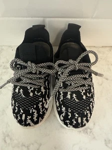Jungen Kleinkind schwarz & weiß Strick Tennisschuhe. Größe 7 - Bild 1 von 7