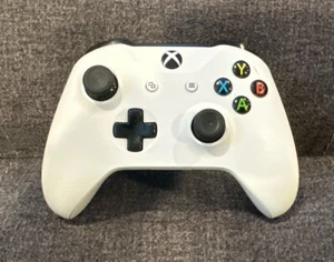 Offizieller Microsoft Xbox One Wireless Weiß Controller! Funktioniert super! Original! - Bild 1 von 4