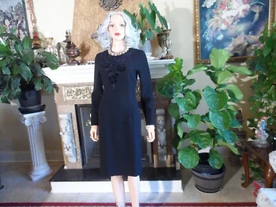 Vestido Vaina Valentino Negro Lana con Detalle Delantero Floral Talla 40-8 Foto 1 de 4