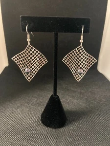 Silver tone wavy lattice netting square dangle earrings with blue gray bead - Picture 1 of 9