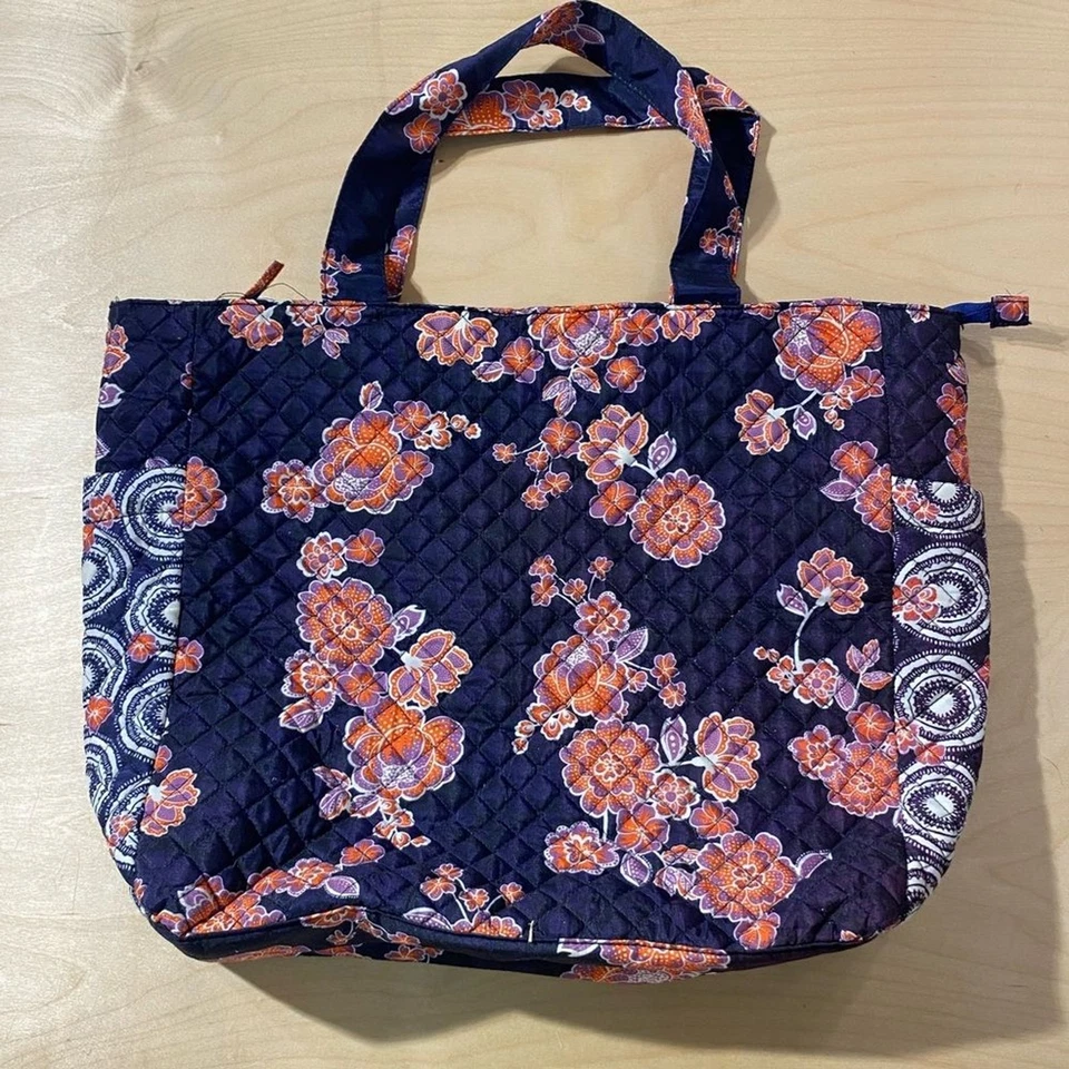Bolso de Mano Avon Floral Acolchado - Azul Marino y Naranja (GS) Foto 1 de 4