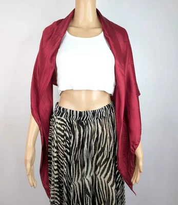 BETTY BARCLAY De Colección Rojo Granate Satinado Triángulo Mantón Envoltura Logo Bufanda 206 x 100 cm Foto 1 de 4