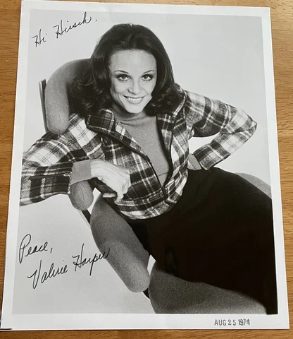 "Rhoda" Actress Valerie Harper Autograph Photo Cover