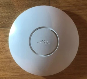Ubiquiti Unifi AP Access Point with No Wall Mount Brackets Unifi UAP (Inc VAT) - Picture 1 of 9