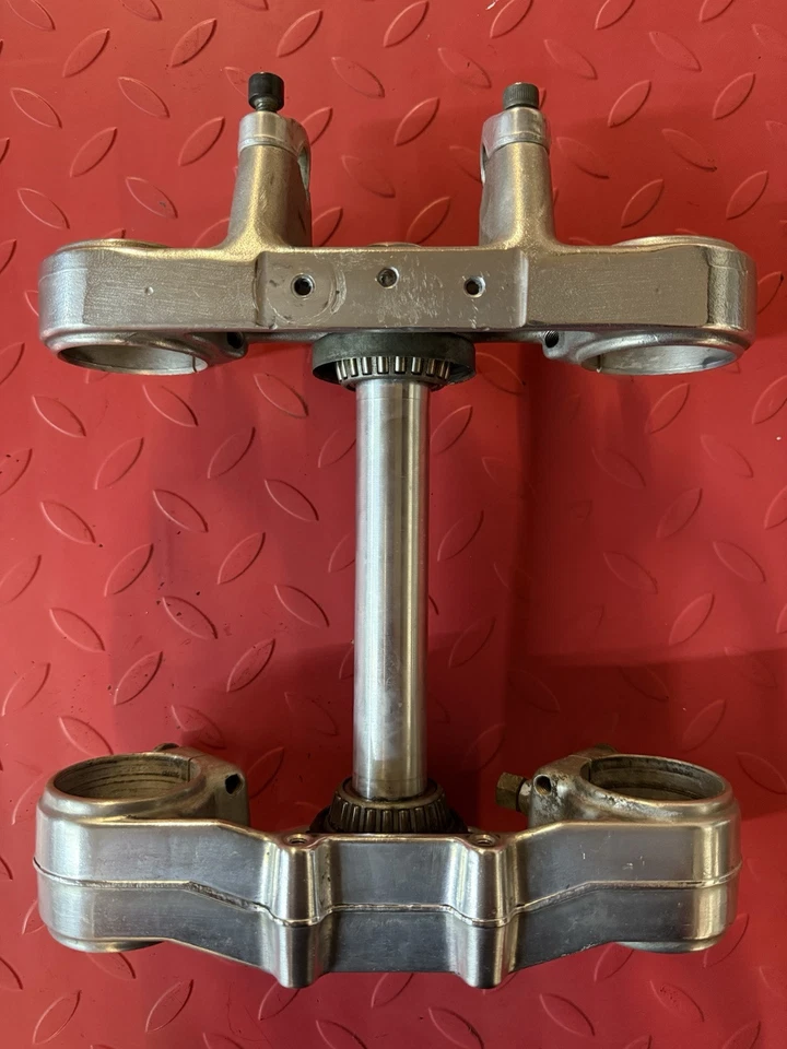 1999 KTM EXC 300 250 125 braçadeira de garfo tripla superior inferior árvore - Imagem 1 de 4