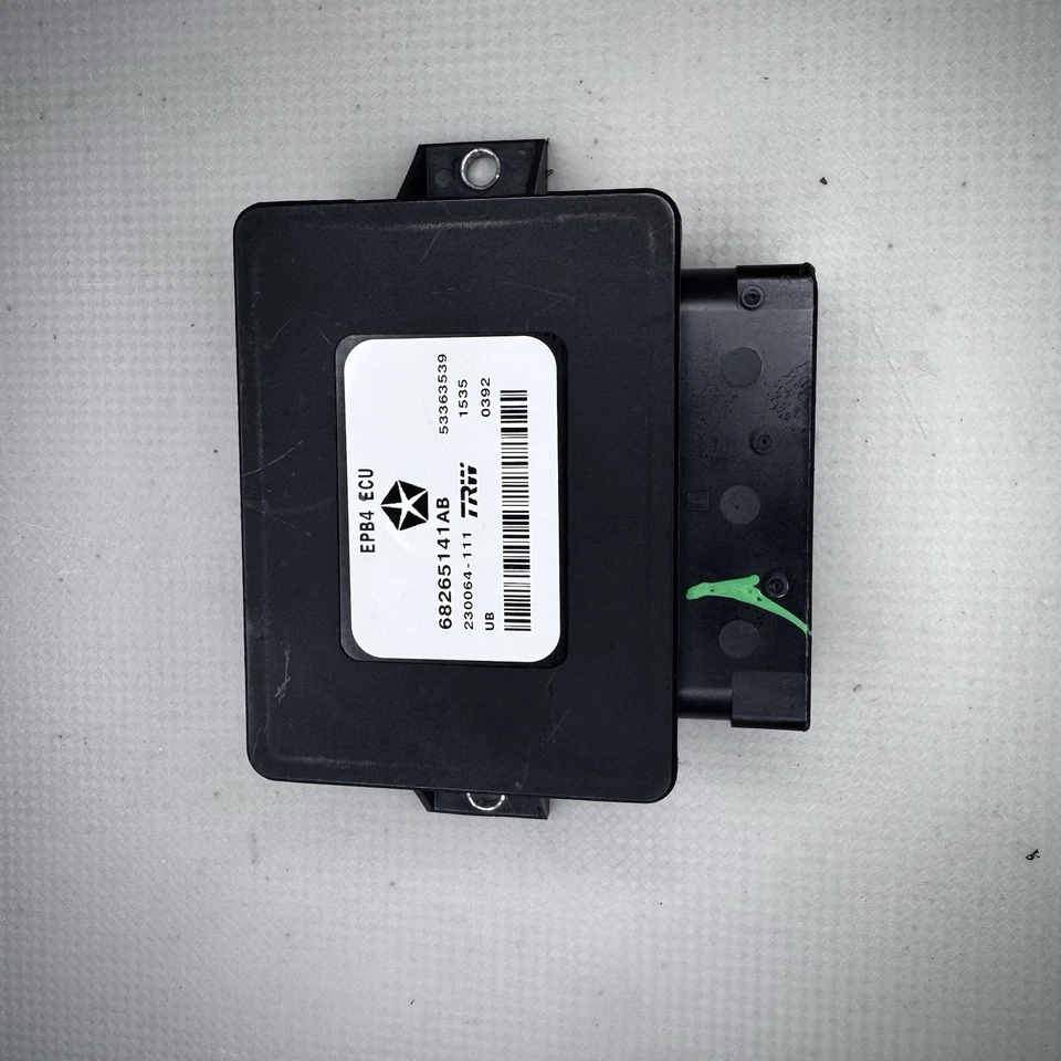 68258697AA OEM 2015-2018 Chrysler 200 Jeep Cherokee módulo de control de freno de estacionamiento Foto 1 de 4