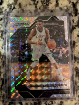 2016-17 Panini Prizm Mosaic - Giannis Antetokounmpo #33 - Image 1 of 2