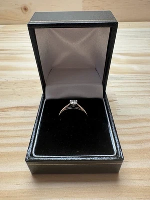 The Forever Diamond 18ct White Gold Diamond Ring - IGI - I 1/2 - 0.22ct - 1.75g - Image 1 of 4