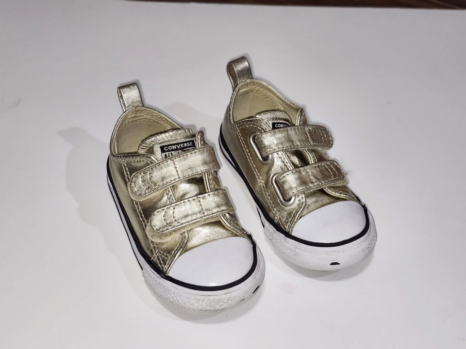 MANDRIL CONVERSE TAYLOR DORADO Y BLANCO TALLA 7 NIÑO PEQUEÑO Foto 1 de 4