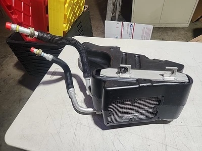 Dodge Charger Challenger Hellcat 2015-2023 6,2 L OEM enfriador de aceite con líneas/conducto Foto 1 de 4