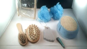 BADESET EINZIGARTIG ELEGANT 8-teiliges Accessoire mit Tragebehälter Neu Geschenk - Bild 1 von 6