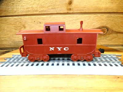 MARX USA O/O27 Gauge 4-Wheel NYC Cupola Caboose - Image 1 of 4