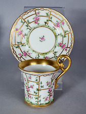 Ancienne tasse à café porcelaine Paris Limoges? décor peint, signée B706