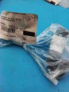 Upper Radiator Support Bracket 97-05 PARK AVENUE 25626232 - Picture 1 of 2