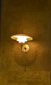 Wall Lamp from the 1920’s designed by Poul Henningsen. Louis Poulsen - Picture 1 of 6