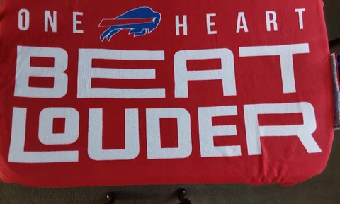 Football BUFFALO BILLS~Blanket 50"X 60" One Heart Fleece/Poly & Reusable Tote Cover