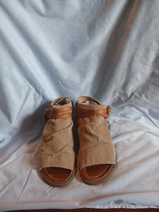 BLOWFISH SANDALS SIZE 8 ORIGINAL BOX - Picture 1 of 4