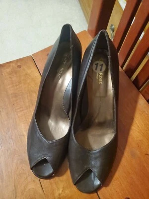 TARYN ROSE Bbrown Leather Open Toe Wedge Heels Sz 11 - Image 1 of 4