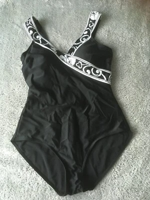 Neuwertiger Badeanzug, schwarz, V-Ausschnitt & Muster weiß , Gr. 44, Cub B - Bild 1 von 4