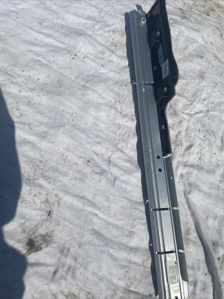 BMW X5 E70 2007 2008 2009 2010 2011 2012 2013 - MALETERO DERECHO CARGA AMARRE RIEL Foto 1 de 4