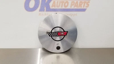 89 CHEVY CORVETTE C4 WHEEL RIM CENTER CAP 10055340 - Image 1 of 4