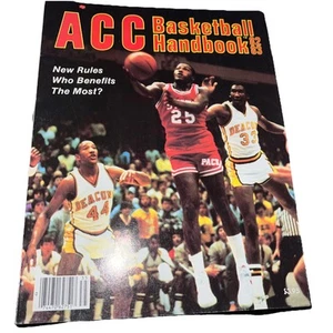 UNC Tarheels ACC Handbook 82-83, Michael Jordan - College Basketball - Bild 1 von 5