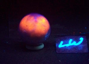 Fluorescent Hackmanite Davis Quarry Canada 35mm Sphere Collection or Gift 6174 - Picture 1 of 12