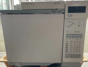 Gascromatografo Agilent 6890 Serie G1530A 1 x FID 1 x Iniettore Ricondizionato - Foto 1 di 1
