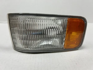 1992-98 CADILLAC SEVILLE STS Front Right Turn Signal Light, 16514962 - Picture 1 of 3