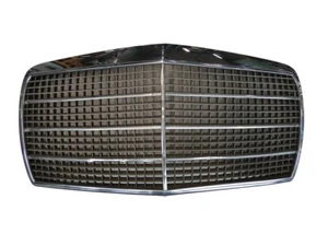 Mercedes W115 A1158880523 A1158880615 Maschera radiatore griglia radiatore - Foto 1 di 12