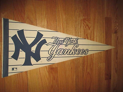 Banderín Reggie Jackson de 30" con logotipo a rayas de los Yankees de Nueva York de los años 70 Foto 1 de 2