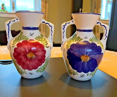 2 beautiful Spanish made pottery vases shaped like venetian urns - Image 1 of 2