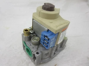 LENNOX ARMSTRONG DUCANE 41K3501 HONEYWELL VR8204H1048 FURNACE GAS VALVE - Picture 1 of 5
