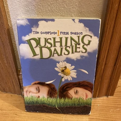 PUSHING DAISIES - The Complete First 1 One Season DVD - Image 1 of 4