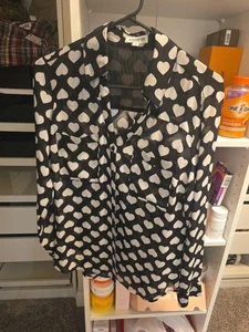 Express The Portofino Shirt Small Sheer Heart Black &White Tab Sleeve Button Up - Picture 1 of 3