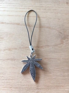 Feuille téléphone breloque sangle Kindle AirPod porte-clés interrupteur fermeture à glissière tire cadeau sac à main - Photo 1 sur 1