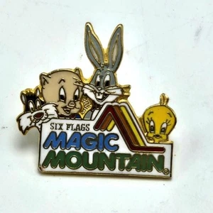 Looney Tunes Six Flags Magic Mountain Lapel Pin Souvenir Warner Bros Gold Tone - Picture 1 of 4