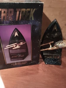 Star Trek  Special commemorative Edition Gold  U.S.S Enterprise  - Picture 1 of 6